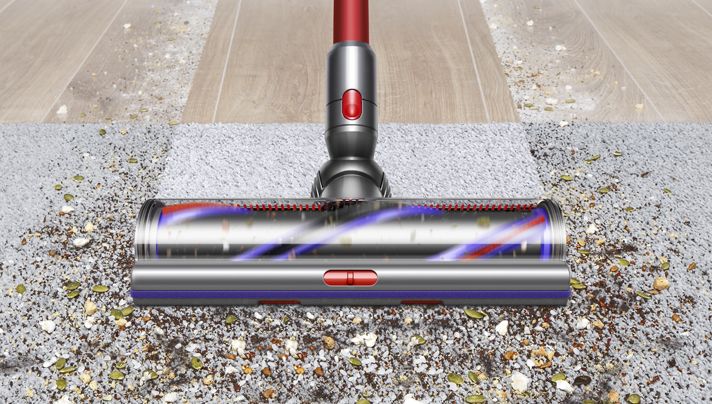 Digital Motorbar XL™ cleaner head moving from hard floor to carpet Digital Motorbar XL™ cleaner head moving from hard floor to carpet